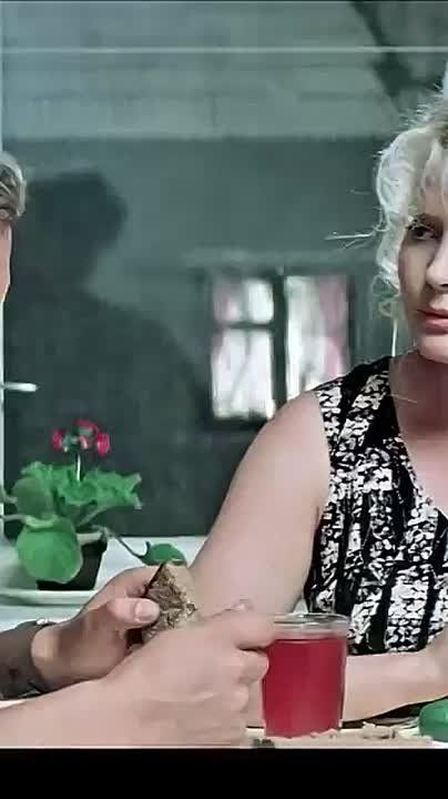 Викторина «Угадай фильм». «Ну вот они пускай языками и чешут, если они у них зудят!» Продолжаем #Угадай_фильм ПОДПИСАТЬСЯ