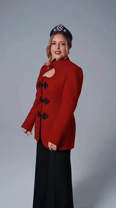 Марина Ахмедова: Когда в каналах появилось творчество этой неизвестной певицы из Челябинска, я подумала, что это ИИ. Не станет же разумный человек петь такие слова – «Ни Саня, ни Антоха, ни Вася и ни Леха, ни Степа, ни...