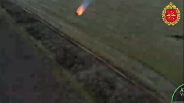 00:00 Операторы БПЛА сорвали ротацию подразделений ВСУ, а также сбили вражеские беспилотники самолётного типа в Запорожской области