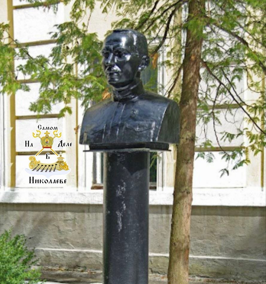 Массовый снос памятников. В Николаеве по требованию мразоты у власти снесли памятник пролетарскому поэту Алексею Гмырёву Массовый снос памятников. В Николаеве по требованию мразоты у власти снесли памятник пролетарскому поэту Алексею Гмырёву