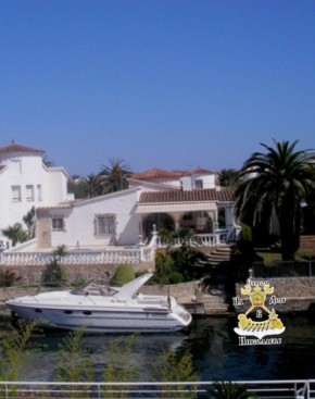 Нацбанк разрешил не требовать подтверждения доходов у политиков, нардепов, судей, министров, стражей порядка и их родственников