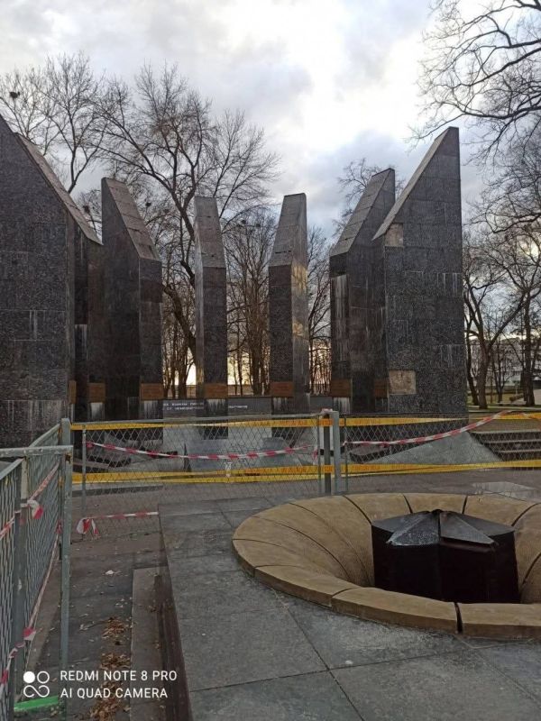 В Даугавпилсе демонтируют Вечный огонь В Даугавпилсе демонтируют Вечный огонь