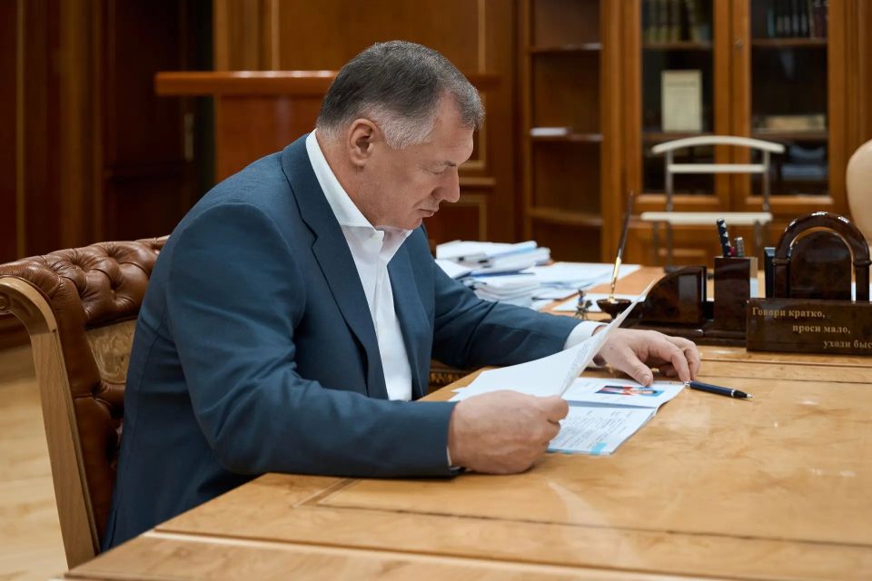 Марат Хуснуллин: Провел рабочую встречу с главой Республики Саха (Якутия) Айсеном Сергеевичем Николаевым Марат Хуснуллин: Провел рабочую встречу с главой Республики Саха (Якутия) Айсеном Сергеевичем Николаевым