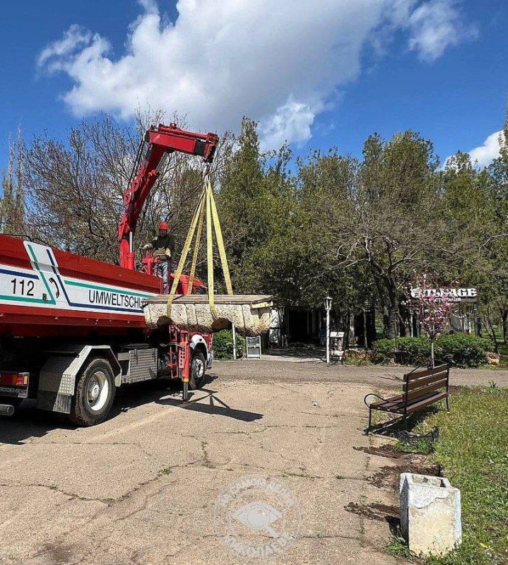 В Николаеве «обновили» скамейки, просто переместив их из одного района в другой