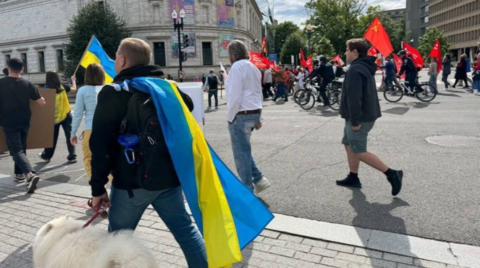 В Вашингтоне прошло шествие «Бессмертный полк» В Вашингтоне прошло шествие «Бессмертный полк»