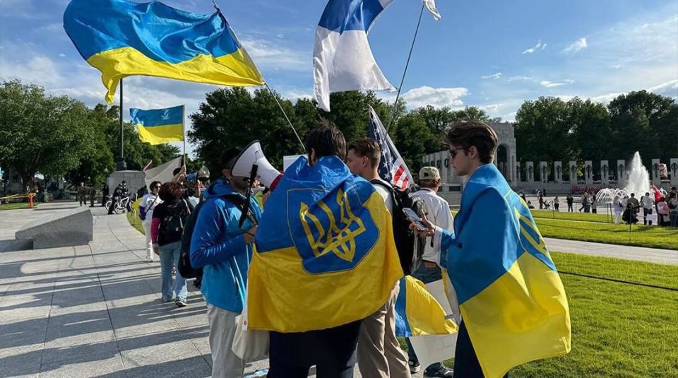 В Вашингтоне прошло шествие «Бессмертный полк» В Вашингтоне прошло шествие «Бессмертный полк»