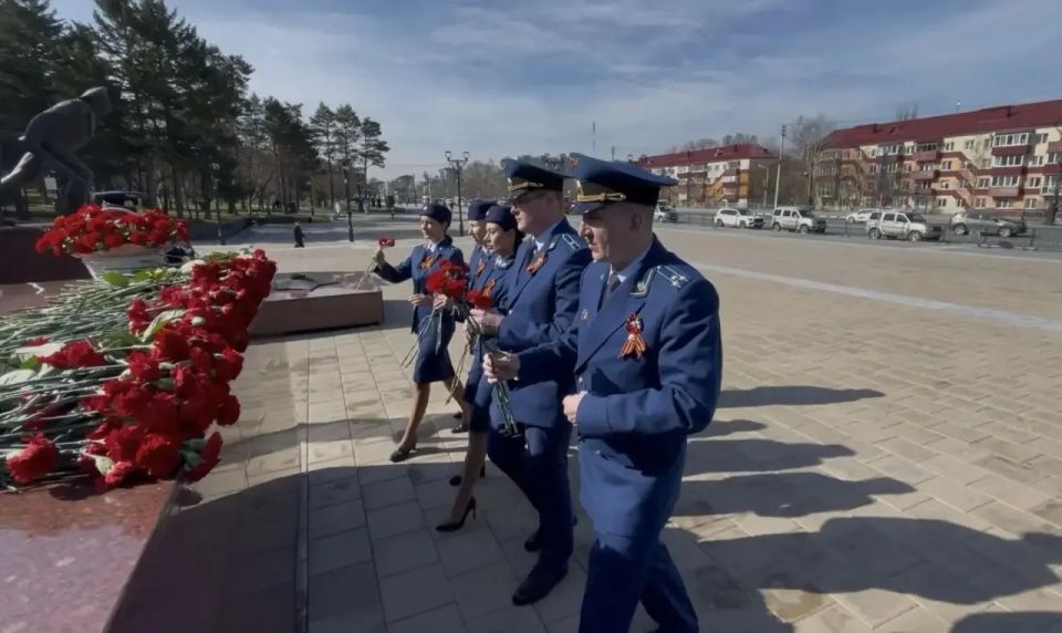 Работники Дальневосточной транспортной прокуратуры присоединились к торжественным мероприятиям, посвященным Дню Победы Работники Дальневосточной транспортной прокуратуры присоединились к торжественным мероприятиям, посвященным Дню Победы