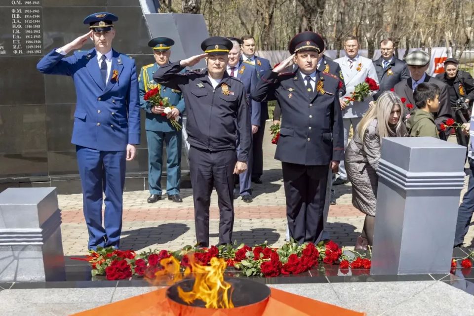 Работники Дальневосточной транспортной прокуратуры присоединились к торжественным мероприятиям, посвященным Дню Победы Работники Дальневосточной транспортной прокуратуры присоединились к торжественным мероприятиям, посвященным Дню Победы