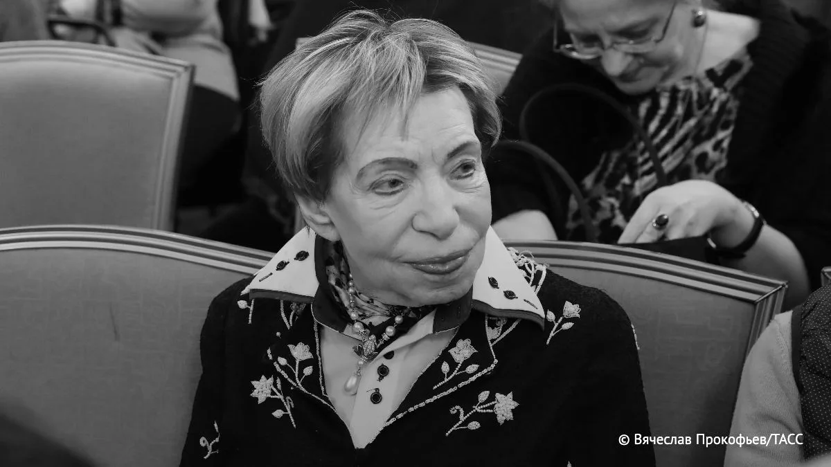 Вдова Вознесенского Зоя Богуславская умерла в возрасте 102 лет, сообщил ТАСС в Центре Вознесенского