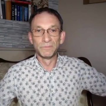 Портников всё пытается угомонить картонок!