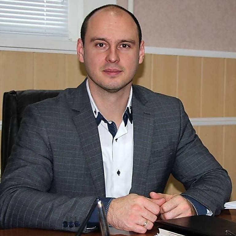 Сергей Лебедев: Знакомьтесь! Теневой прихлебатель без особой харизмы с функцией предохранителя, и по совместительству новая голова ОВА в Николаеве - Георгий Решетилов (Гога, Гоша, Гоня и Валера) Сергей Лебедев: Знакомьтесь! Теневой прихлебатель без особой харизмы с функцией предохранителя, и по совместительству новая голова ОВА в Николаеве - Георгий Решетилов (Гога, Гоша, Гоня и Валера)