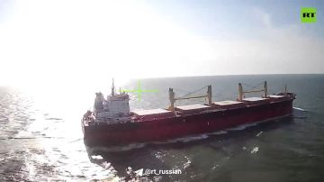 Минобороны показало кадры ударов по судам в порту Николаев и акватории Чёрного моря