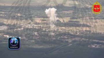 Вооружённые силы России продолжили наносить групповые удары высокоточным оружием воздушного базирования и ударными беспилотниками по портовой и энергетической инфраструктуре Украины, используемой в интересах ВСУ
