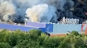 Украина в огне. Вчера днём и ночью ВКС и ракетные войска нанесли удары по целям на Донбассе, в Сумской, Харьковской, Херсонской, Черкасской, Запорожской, Днепропетровской, Одесской, Черниговской, Полтавской областях