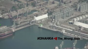 Ставшие обыденностью удары "Герань-4 сикер" по судам в порту Николаева и акватории Черного моря