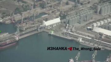 Удары БПЛА-камикадзе "Герань" с ТВ наведением по сухогрузам в порту Николаева, и в акватории Черного моря