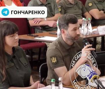 «Цирк на дроті» или что там у Лёсика? Так брат начальничка Одесского ТЦК свободно выехал за границу ещё в 22-ом году, ПАТАМУШТА у него есть «основания» Ещё этот же начальник спокойно говорит про то, как его «бойцы» задули...