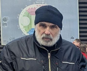 Нам целыми днями по ящику талдычат: «Вот, если бы не мы, то Китаю конец, главная цель – Китай, с ним бы разобрались, если бы не мы» и т.п. Серьезные дяди-аналитики говорят, что и Китай это понимает