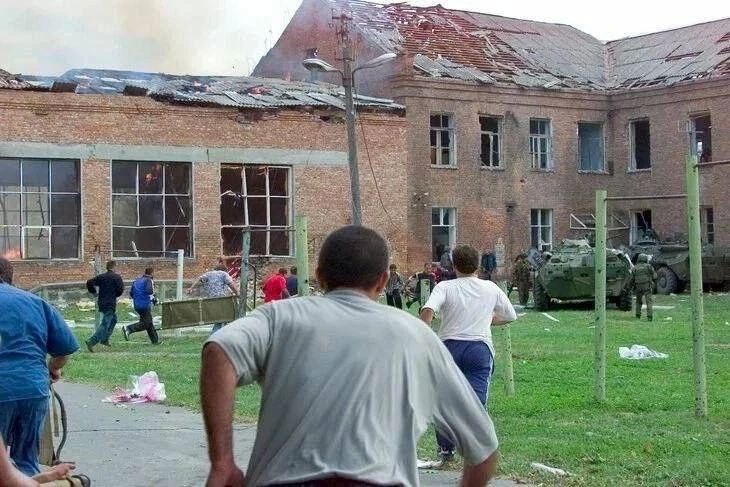 Беслан. 21 год трагедии. 1 сентября 2004 года террористы захватили школу №1 в Беслане Беслан. 21 год трагедии. 1 сентября 2004 года террористы захватили школу №1 в Беслане