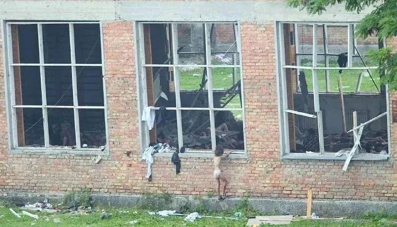 Беслан. 21 год трагедии. 1 сентября 2004 года террористы захватили школу №1 в Беслане Беслан. 21 год трагедии. 1 сентября 2004 года террористы захватили школу №1 в Беслане