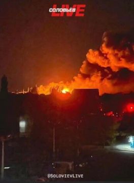Пожар в здании «Эпицентра» в Николаеве после прилёта