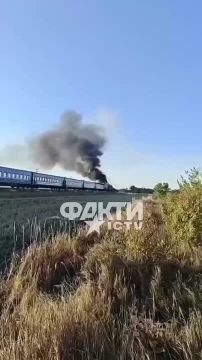 Очередной локомотив стал целью российского дрона на железной дороге Киев - Николаев