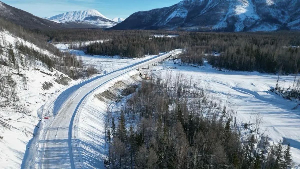 Движение по двум новым мостам через реки Улах и Куранах запущено на автодороге "Яна" в Томпонском улусе Якутии, сообщил глава республики Айсен Николаев в "Максе" Движение по двум новым мостам через реки Улах и Куранах запущено на автодороге "Яна" в Томпонском улусе Якутии, сообщил глава республики Айсен Николаев в "Максе"